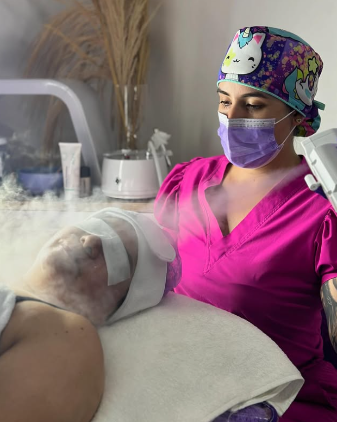 [Nombre Profesional] - Esteticista y Cosmetóloga en Cali